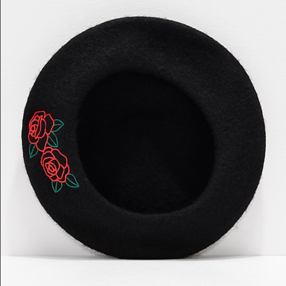 Cher Rose Black Beret - Picture 3 of 3